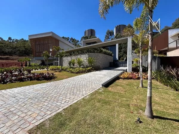 Casa com 4 suítes , automação e vista privilegiada!!