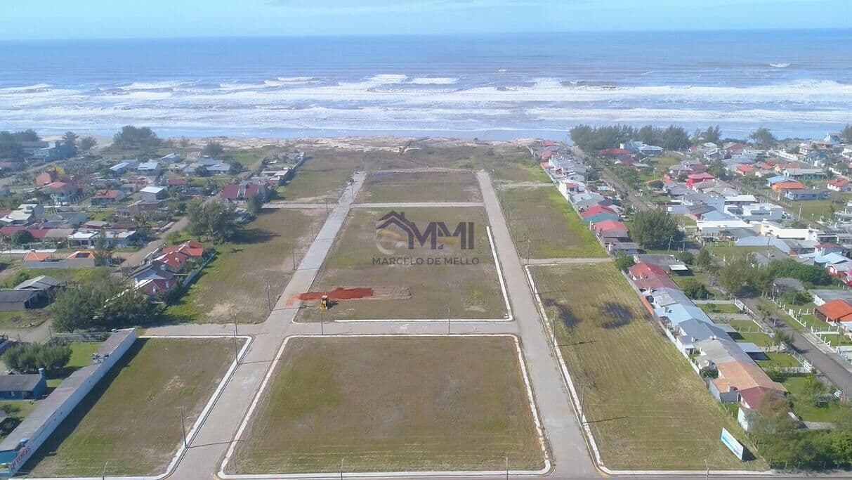 Terreno 360m², a poucos metros do mar –entrada facilitada e saldo financiado direto