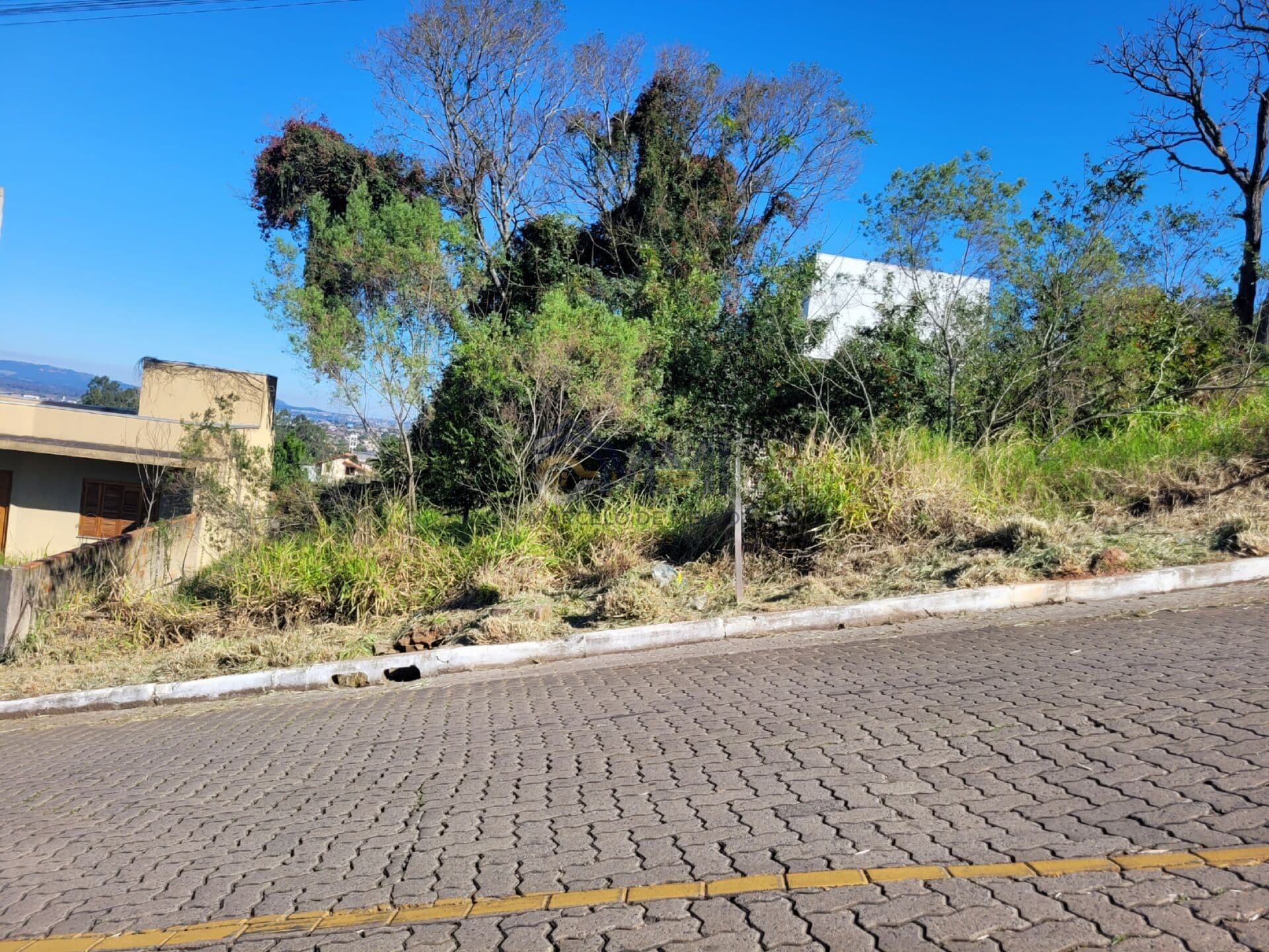 Terreno em Loteamento -amplo, com sol, vista e obra liberada no bairro São Jorge – Novo Hamburgo!