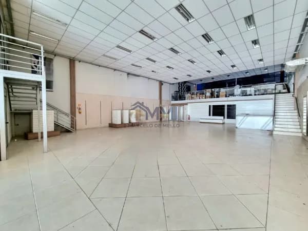 Prédio Comercial para Aluguel na RS-240 – Espaço amplo com estacionamento para clientes