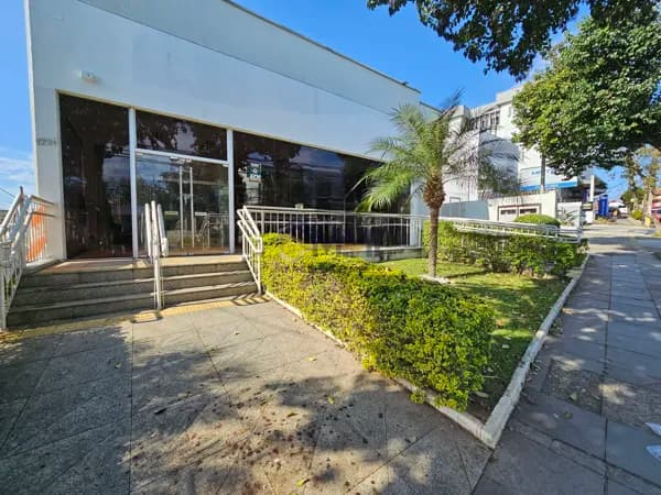 Prédio Comercial de Esquina - Excelente visibilidade