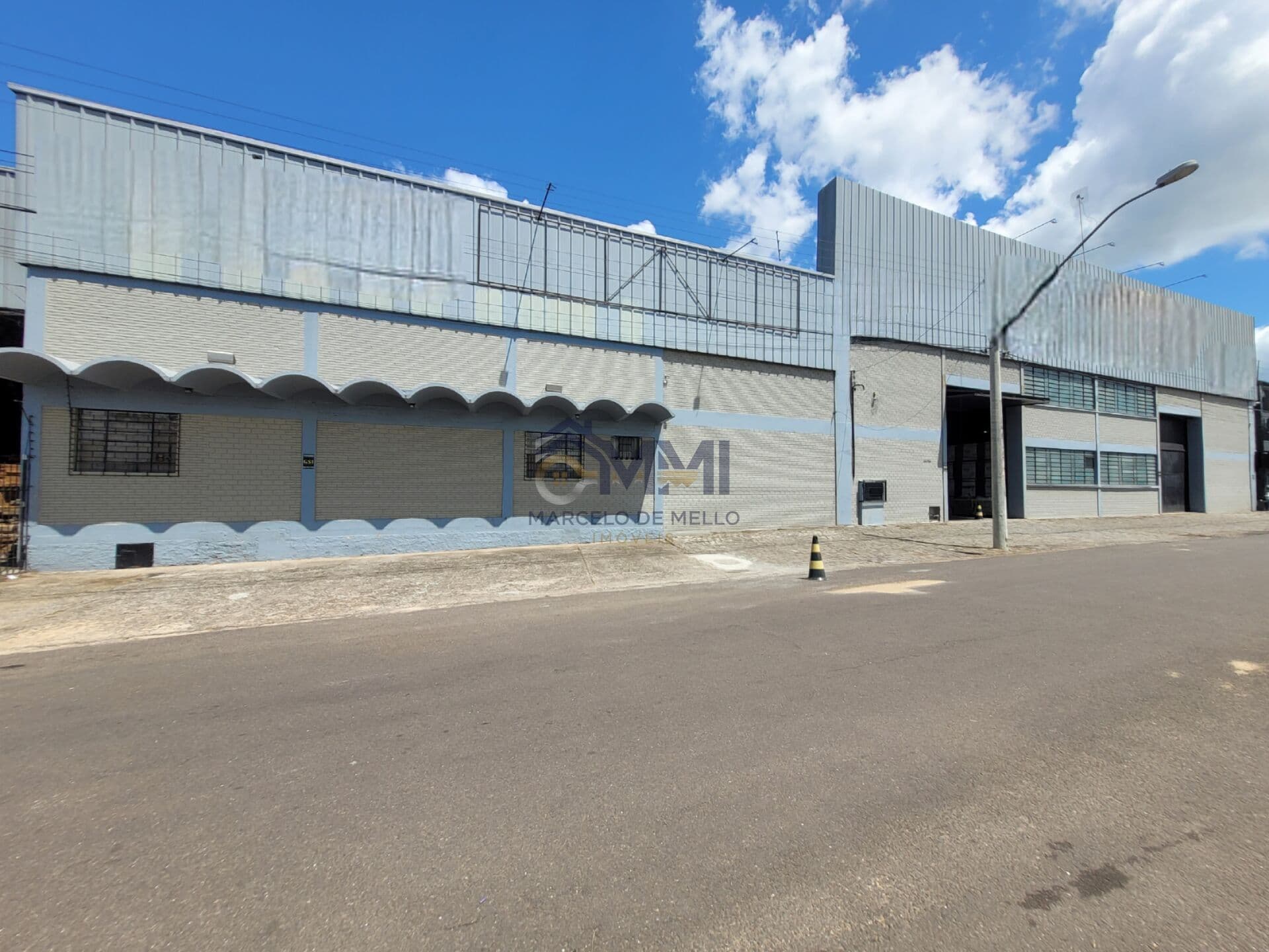 Pavilhão Comercial/Industrial para Locação – BR-116, Novo Hamburgo 2.300m²