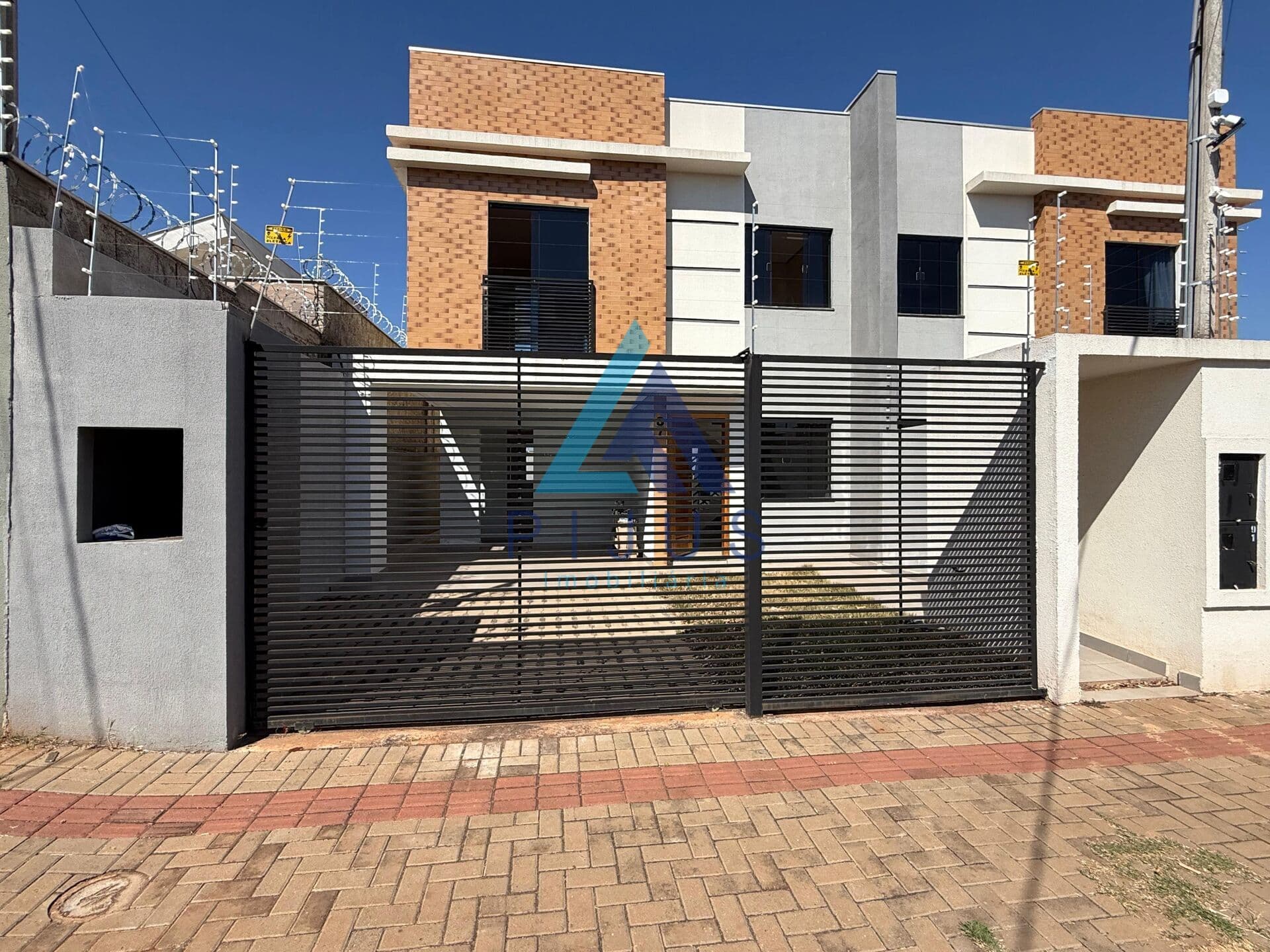 Casa em Jardim Columbia A, Londrina/PR à Venda