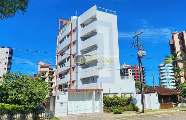 Apartamento com 2 Suítes no Centro de Guaratuba