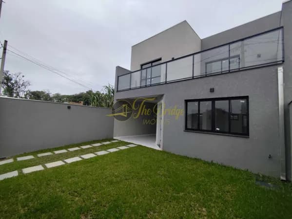 Sobrado Com Suítes em Matinhos