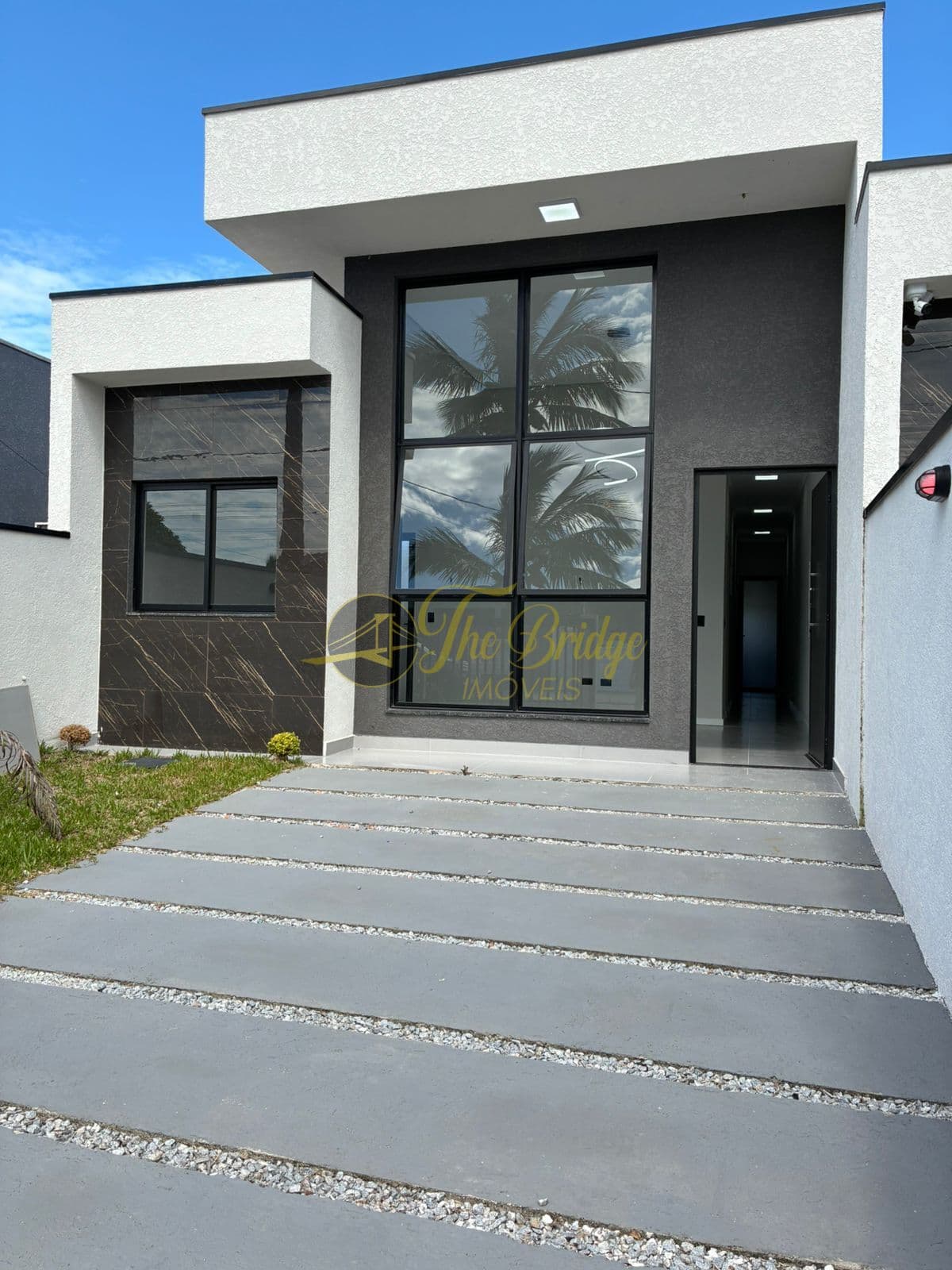 Casa com 3 Quartos Pertinho da Praia em Pontal