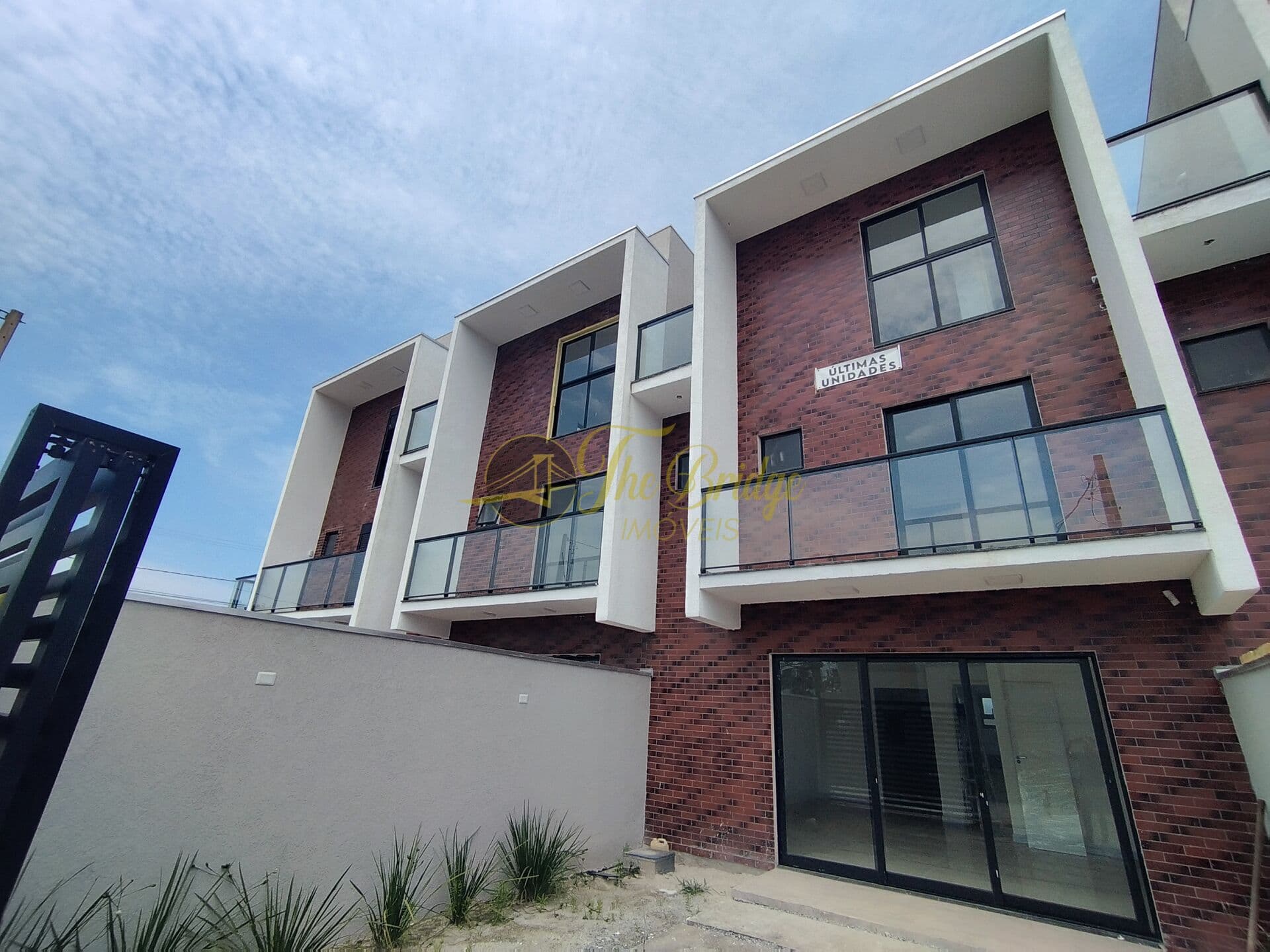 Triplex com 3 Suítes Faixa Mar