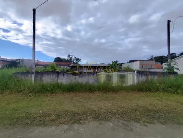 Casa com terreno em Matinhos