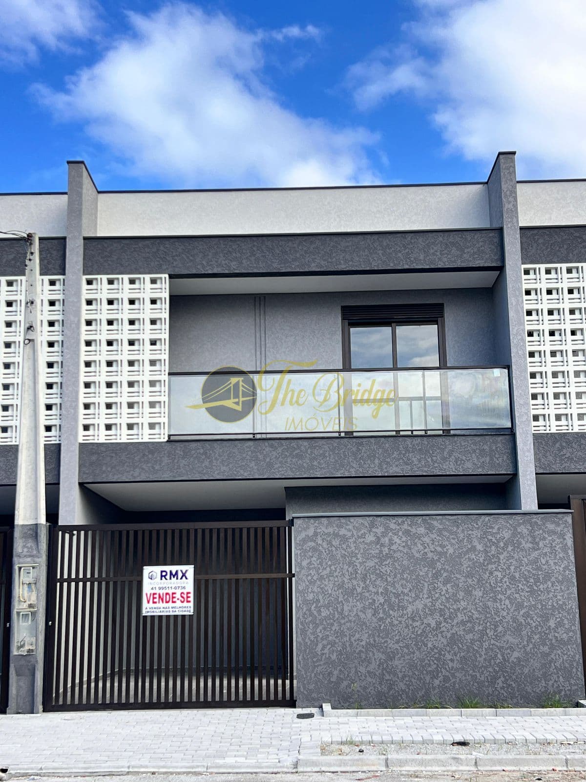 Sobrado com 3 Dormitórios em Matinhos