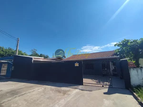 Casa com Suite e Piscina