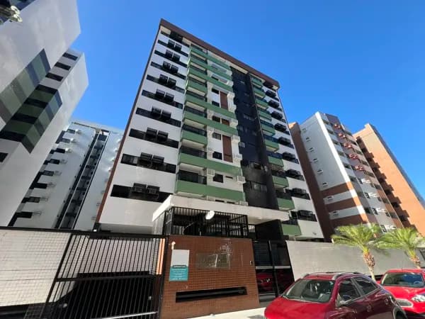 Apartamento 02 quartos com armários na Ponta Verde