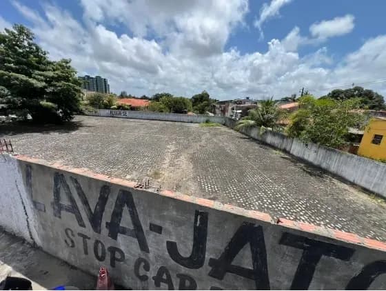 Imóvel para aluguel e venda tem 1270 metros quadrados em Barro Duro - Maceió - AL