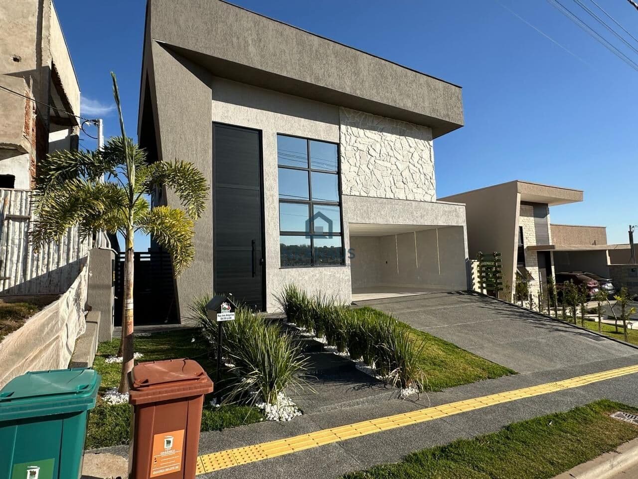 Casa Térrea á venda no Condomínio Jardins Nápoles!!