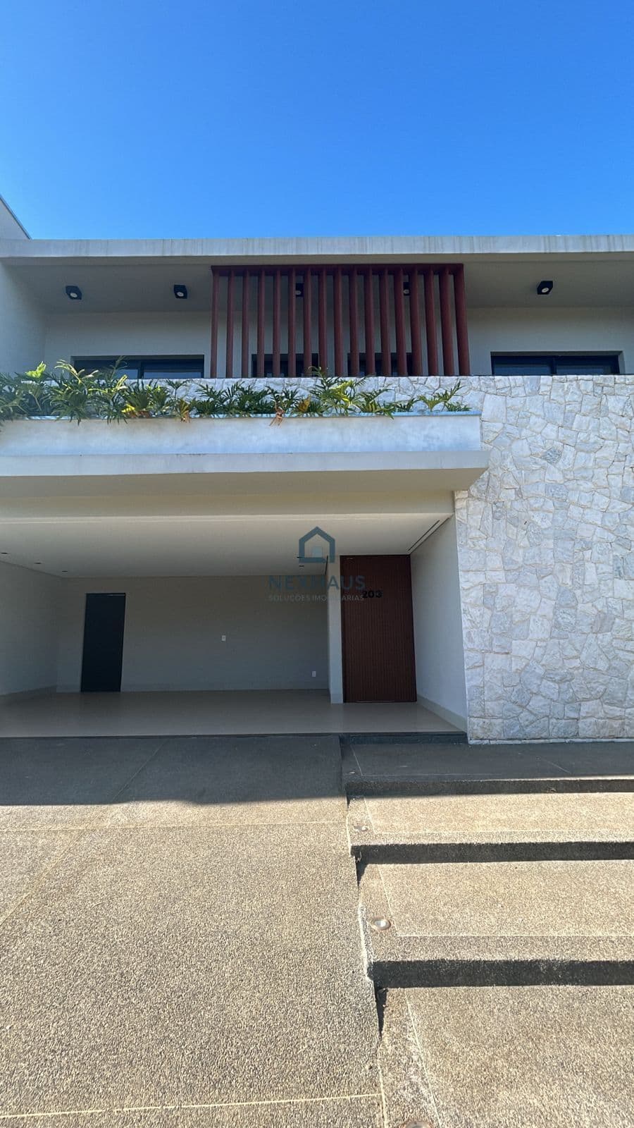 Sobrado á venda no Condomínio Jardins Capri.