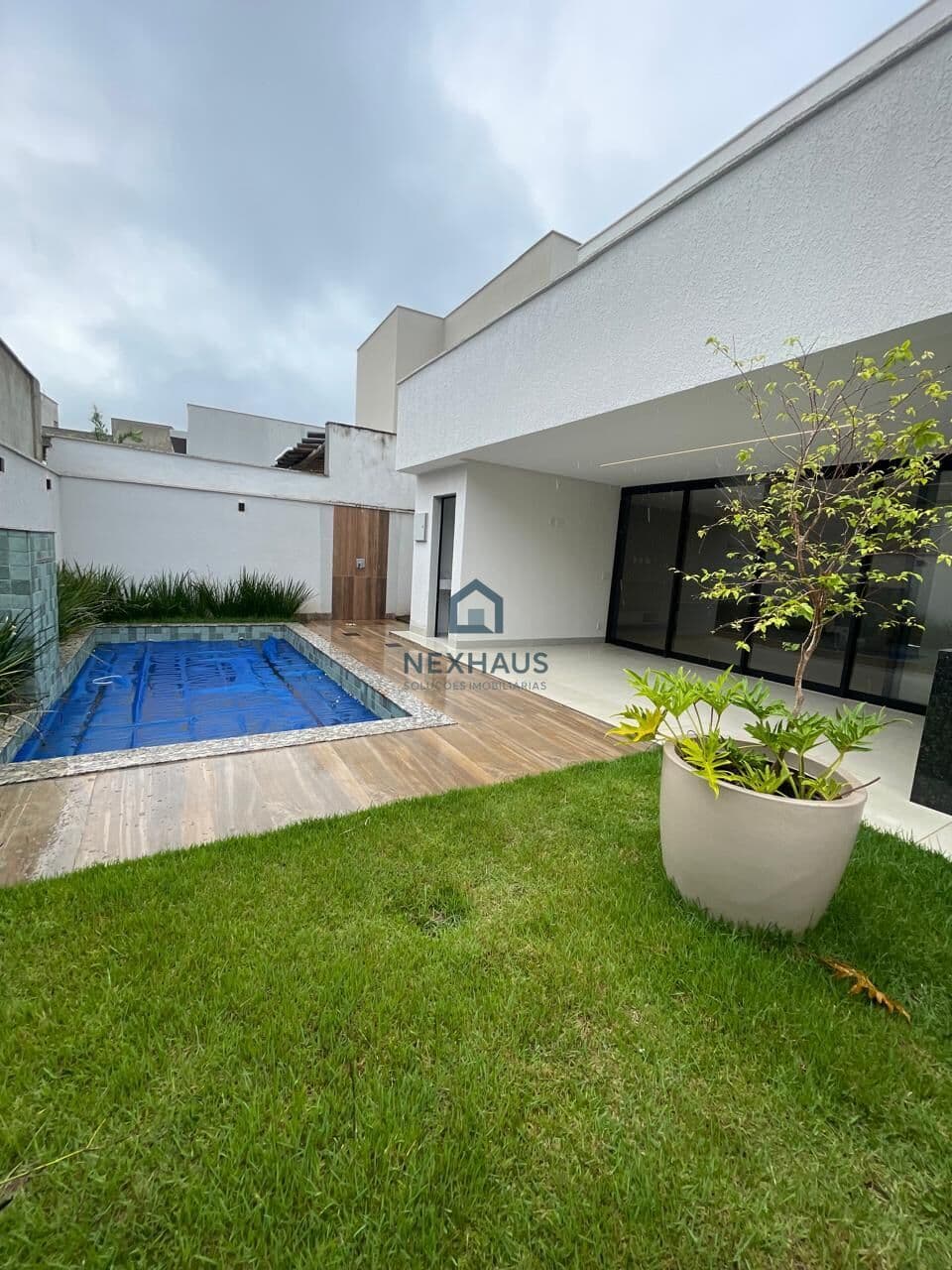 Sobrado Jardins Capri , 4 suítes , Área do Lote 258,74m2 , Área Construída 212,80m2.