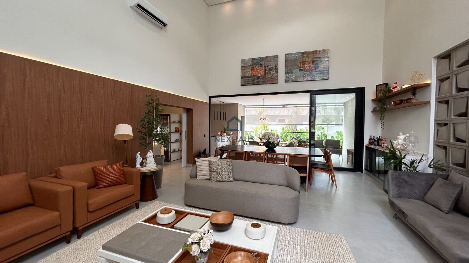 Casa Térrea no Plateu Dor, 4 suítes.