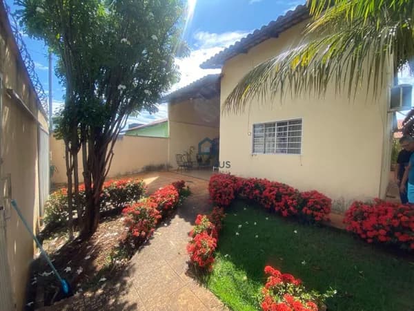 Casa no Jardim Mariliza, 3 quartos, 1 suíte.