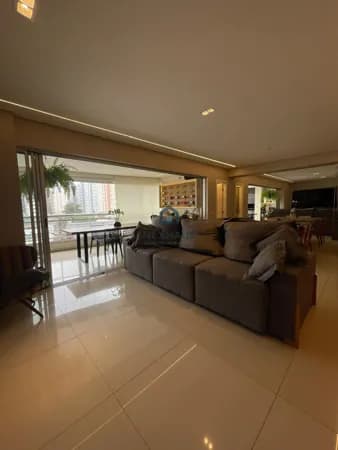 Apartamento no Residencial Eminent- Setor Bueno . Área privativa de 164m2, com 3 Suítes .