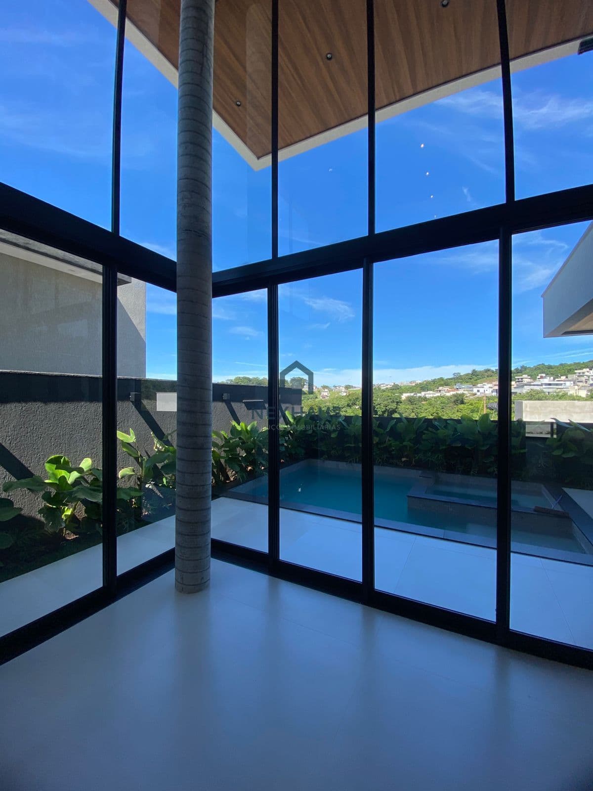 Sobrado no Jardins Bolonha, 4 suítes, 372,62 m²