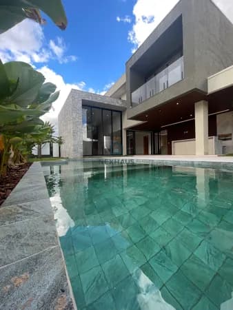 Sobrado no Jardins França, 4 suítes, 369 m ², lote de esquina,