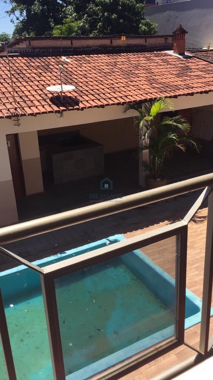 Sobrado á venda no Jardim América - 02 Suítes , Lote 450m2 e Área Construída 350m2.
