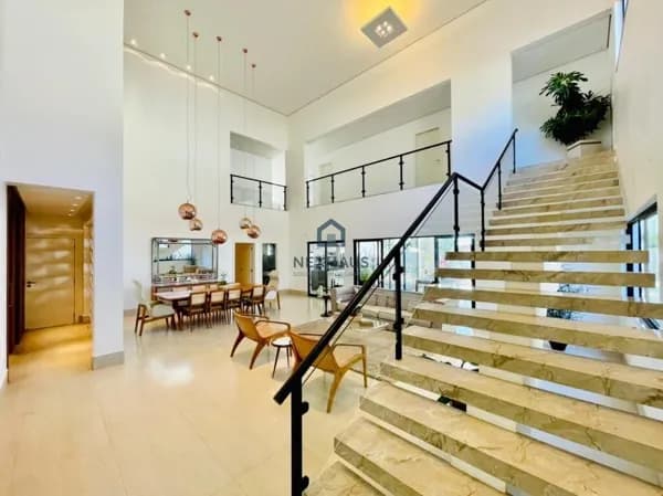 Sobrado no Jardins Milão 4 suítes, 792 m² de lote.