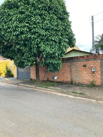 CASA Á VENDA NO SETOR FAIÇALVILLE