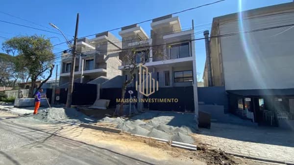 Casa à venda no Água Verde | Sobrado Quadriplex 260m²