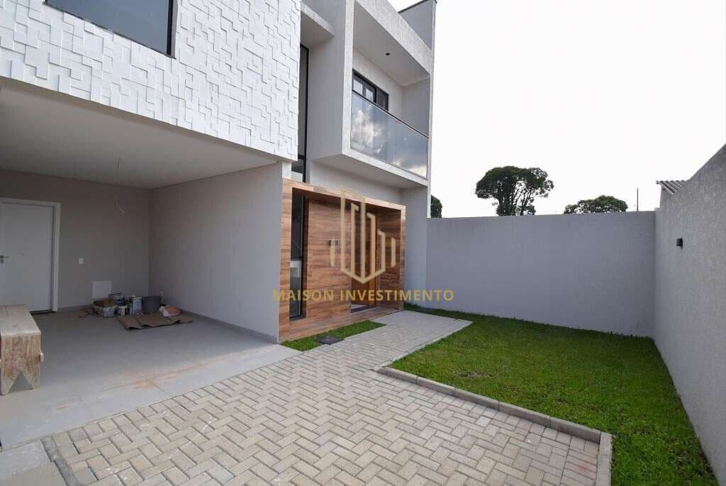 Casa Triplex em Condomínio no Boqueirão