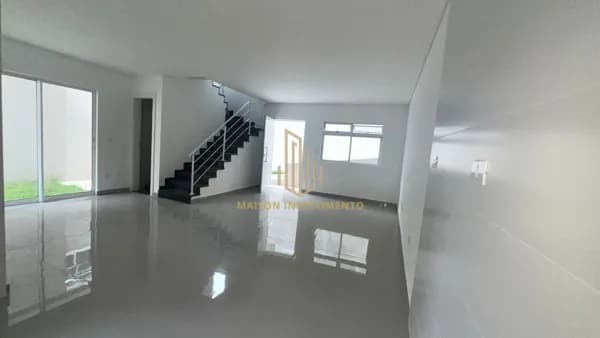 Casa Sobrado em Xaxim, Curitiba/PR