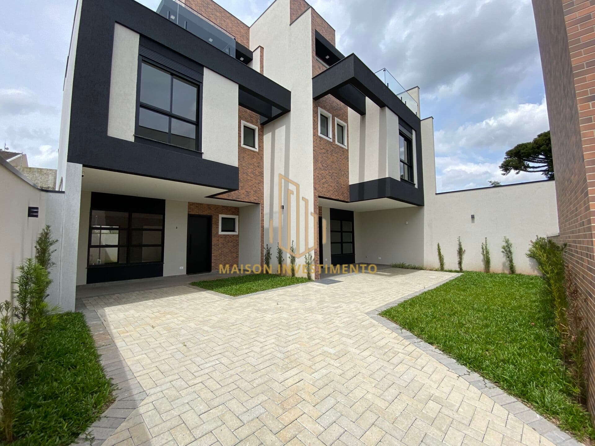 Sobrado em Condomínio em Butiatuvinha, Curitiba/PR