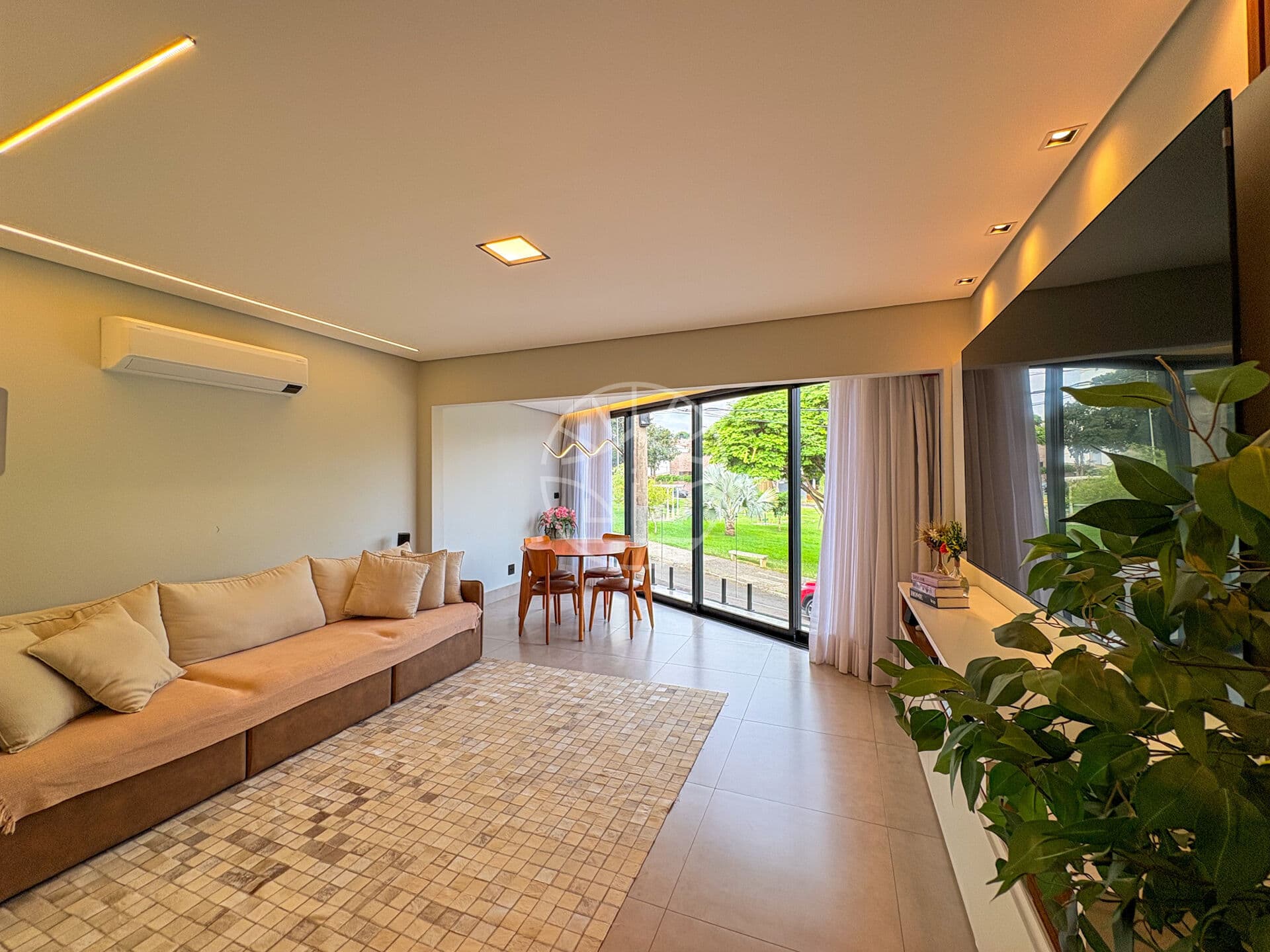 Casa com excelente localização, no Centro, em Salto/SP