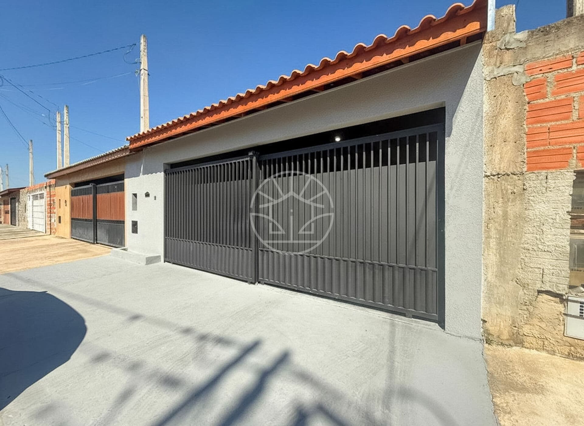 Casa com 2 dormitórios e com piscina, no bairro Jardim Imperador, em Salto/SP