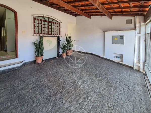 Imóvel Versátil no Bairro São Luiz – Ideal para Escritório ou Residência