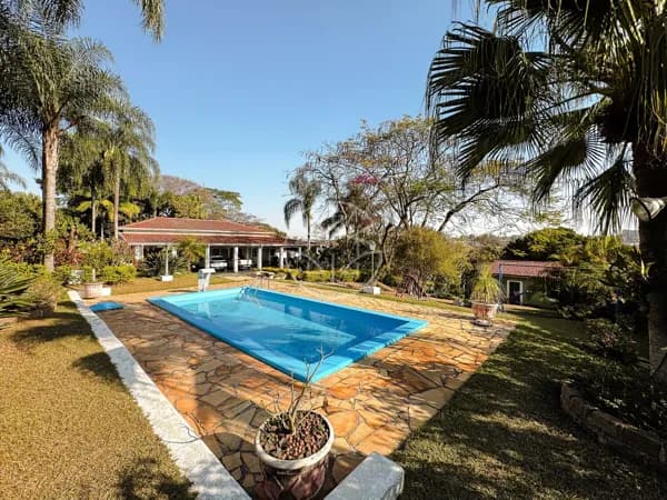 Chácara à venda no Bairro Chácara Primavera em Itu/SP. 5.000 m² com piscina, playground e pomar