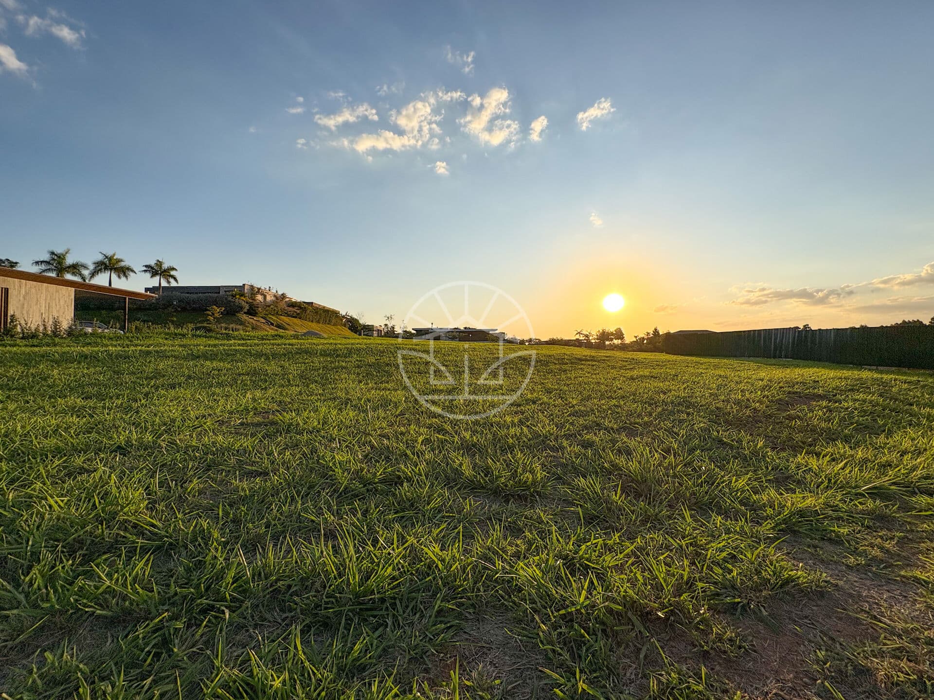 Terreno com vista para o lago, no Condomínio Fazenda da Grama, Itupeva/SP
