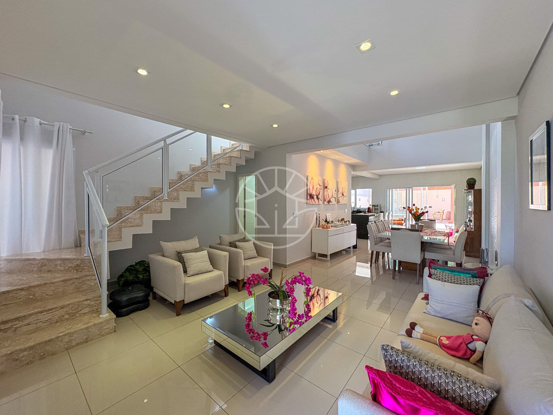 Casa Sobrado com 3 suítes, no Condomínio Villaggio Moutonnée, em Salto/SP