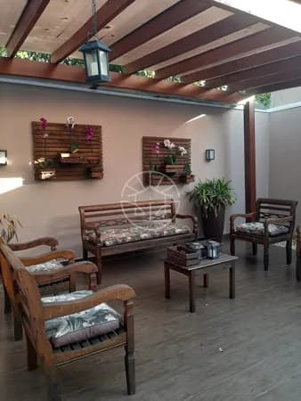 Casa Sobrado com 3 suítes, no Condomínio Villaggio Moutonnée, em Salto/SP