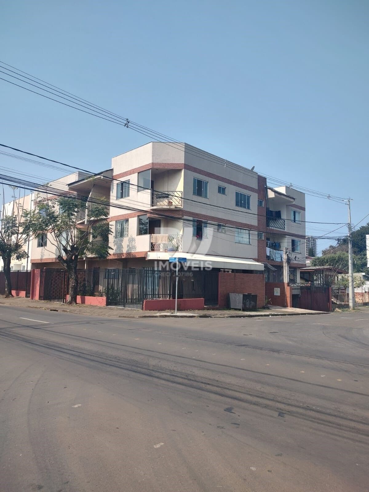 Prédio residencial no bairro Santa Cruz em Guarapuava-PR