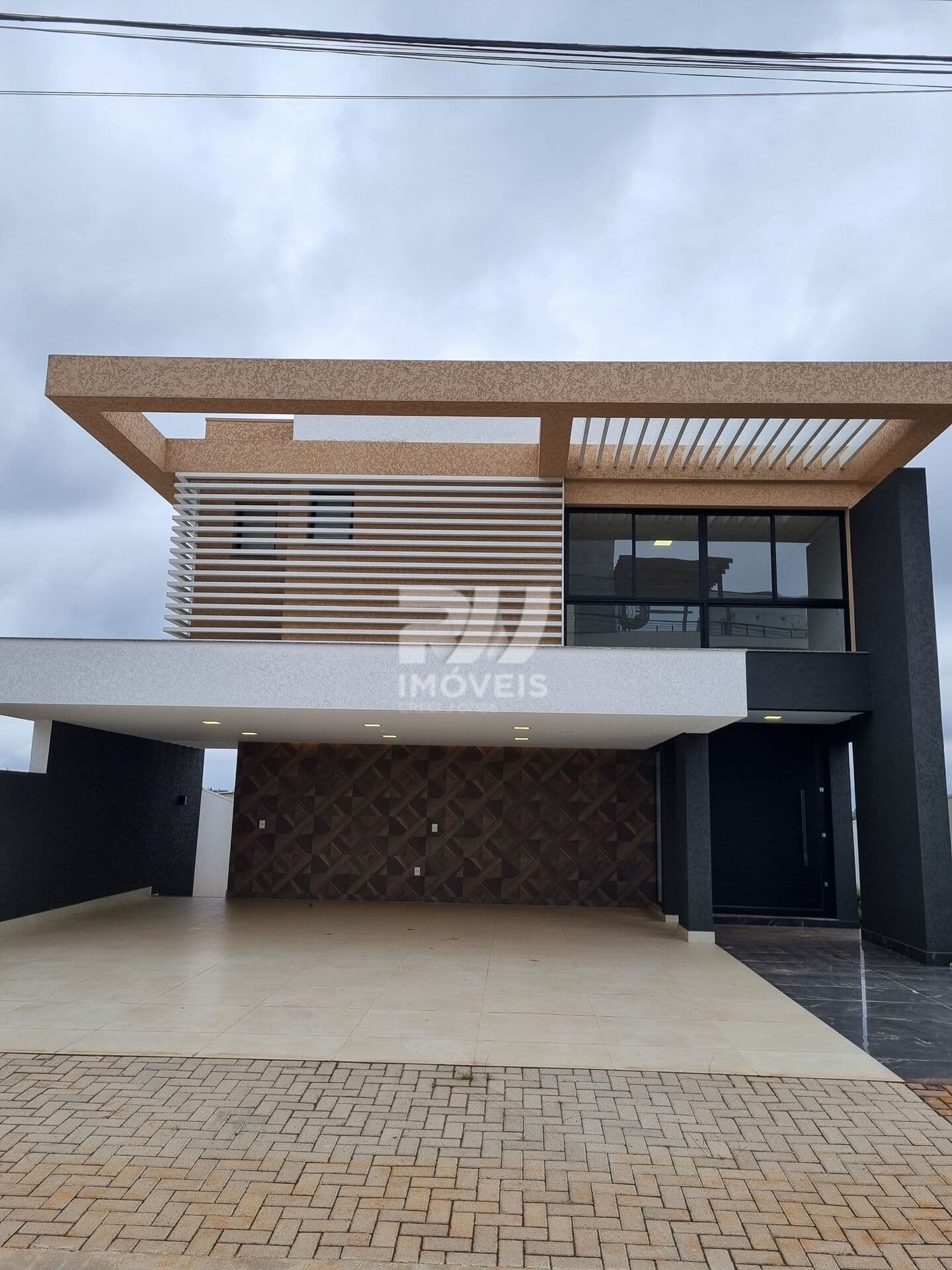 Sobrado no Condomínio Villaggio Firenze alto padrão