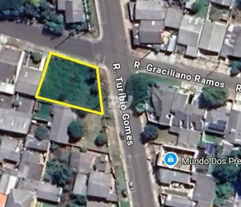 Terreno de esquina para investimento na Vila Bela