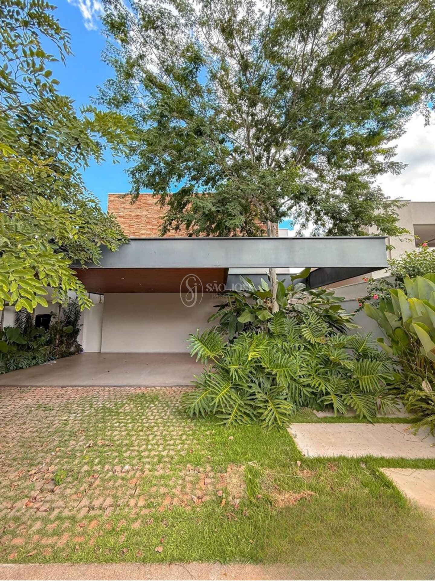 Casa Alto Padrão no Village La Montagne