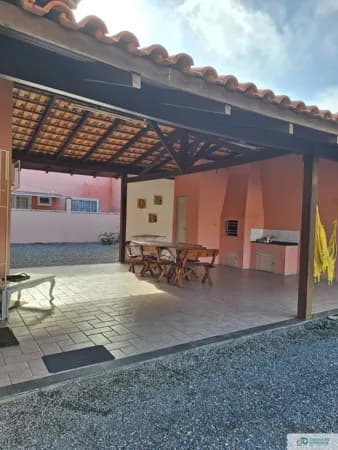 Casa com Amplo Pátio Área Gourmet e bem Localizada em Bombinhas José Amândio - Bombinhas/SC