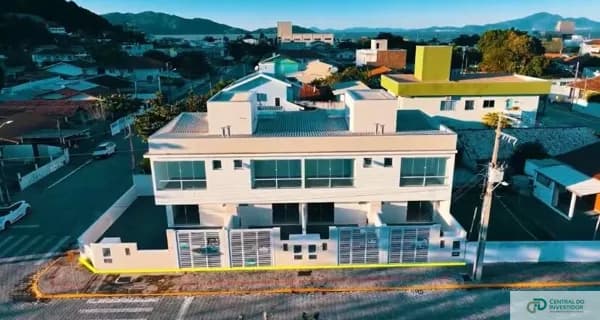 Oportunidade! Lindo Sobrado à Venda Próximo a Praia De Zimbros, Bombinhas - SC!! Residencial Costa Almafitana