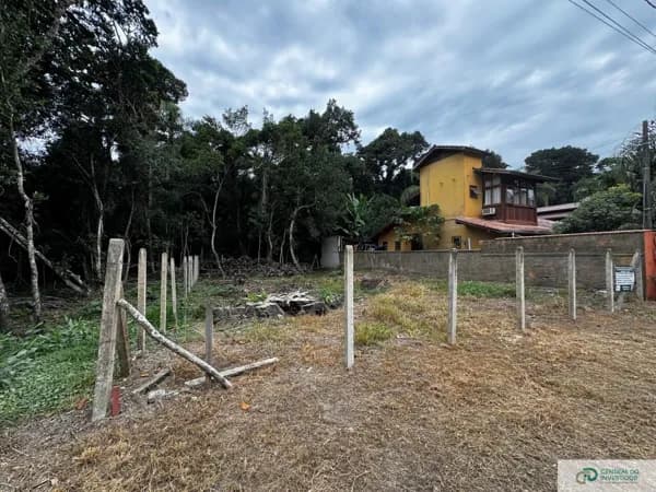 TERRENO À VENDA NA PRAIA DE MARISCAL – BOMBINHAS/SC
