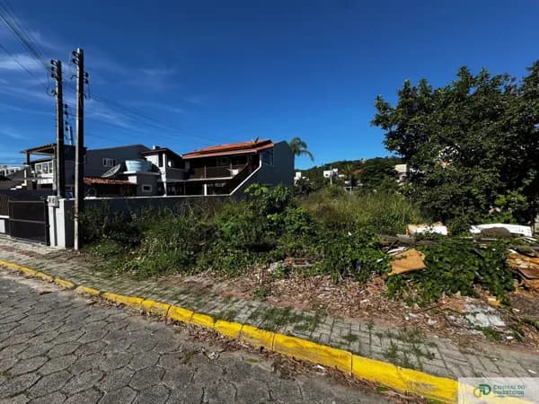 Terreno em Bombas 252m pronto para construir