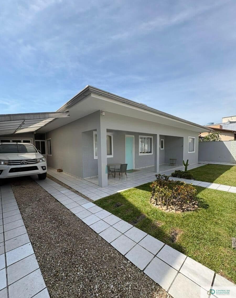 Casa à Venda No Centro de Bombinhas - SC! Centro - Bombinhas/SC