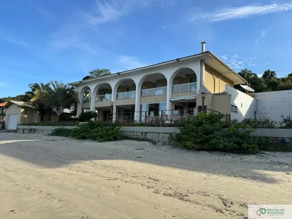 Casa Alto Padrão com 04 suítes na Praia de Perequê em Porto Belo