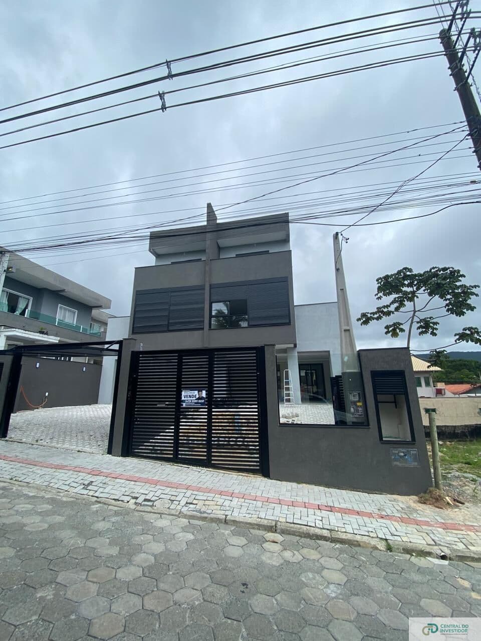 Casa Nova GerminadaTriplex com 03 Suítes e Alto Padrão de Acabamento em Bombas