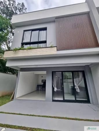 Sobrado Pronto Para Morar Com Ótimas Condições De Pagamento Em Mariscal, Bombinhas - SC!